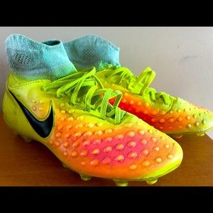 Nike Magista Obra II FG Soccer Cleats. Size 5.5Y Red/green Good condition